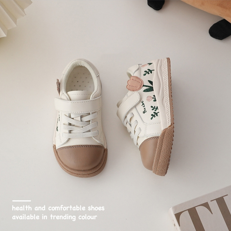 Children-Autumn-Board-Shoes-Girls-Embroidered-Flowers-Sweet-Sneakers-Baby-Retro-Soft-Shoes-Princess-School-Casual-2
