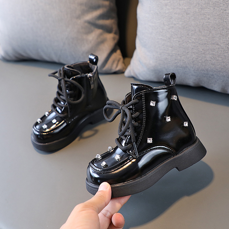 Children-s-Martin-Boots-Autumn-Winter-New-Girls-Black-Single-Boots-Patent-Leather-Soft-Short-Boots-4