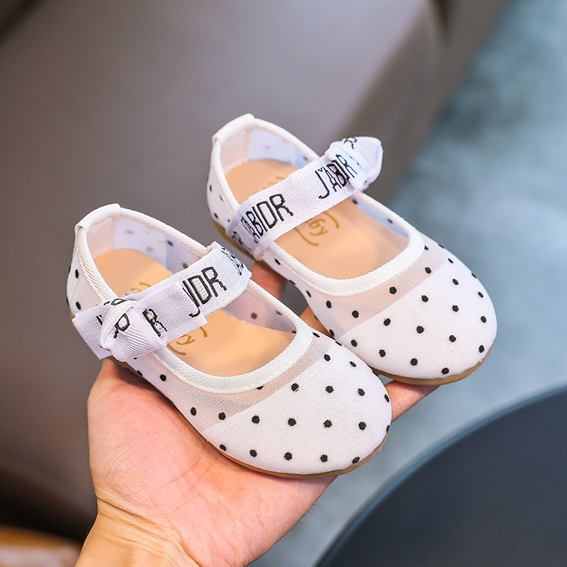 Girls-Mary-Jane-Shoes-2022-Summer-New-Mesh-Wave-Spots-Breathable-Toes-covered-Sandals-Versatile-Flat-3