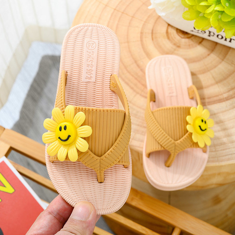 Girls-Slippers-Soft-Bottom-Non-slip-Sandals-Print-Small-Fresh-And-Fashionable-New-Cute-Girls-Flip-2