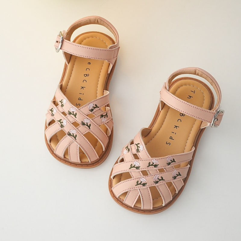Unishuni-Baby-Girls-Sandals-Children-s-Spring-Summer-Shoes-Kids-Hollow-Out-Embroidery-Floral-Sandal-Retro-1